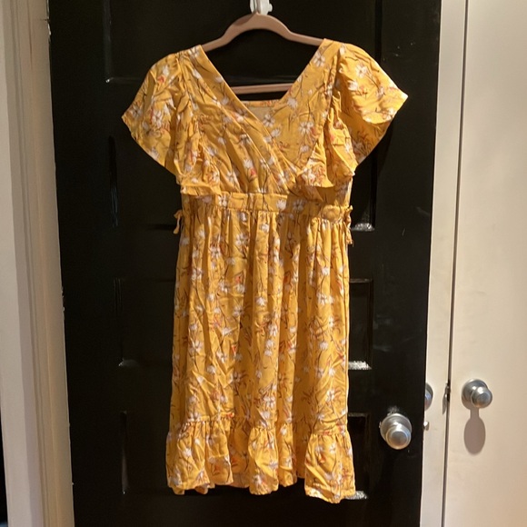 Jessica Simpson Girls Summer Dress. Golden yellow with flowers. Size Large Girls - Picture 3 of 7